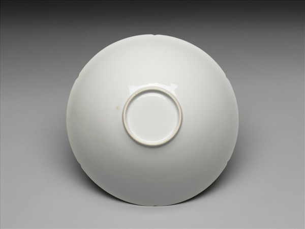 甜白半脫胎六龍葵瓣口碗