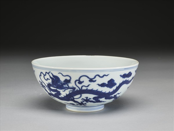 青花雲龍紋碗