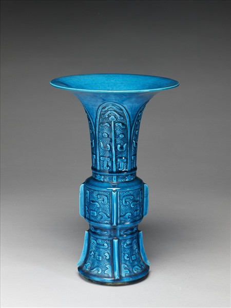 孔雀藍釉蕉葉紋觚