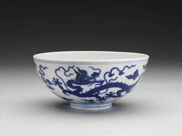 青花雲龍紋碗