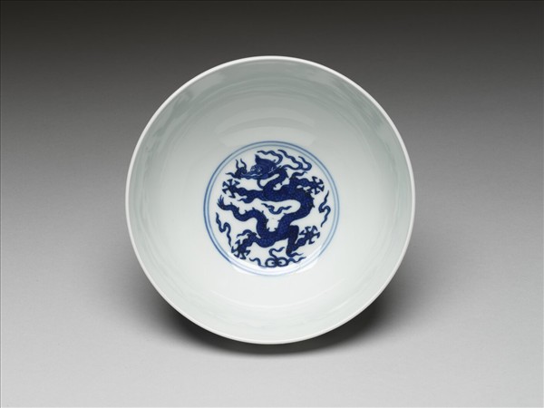 青花雲龍紋碗