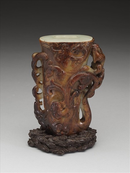 九螭角杯形花插