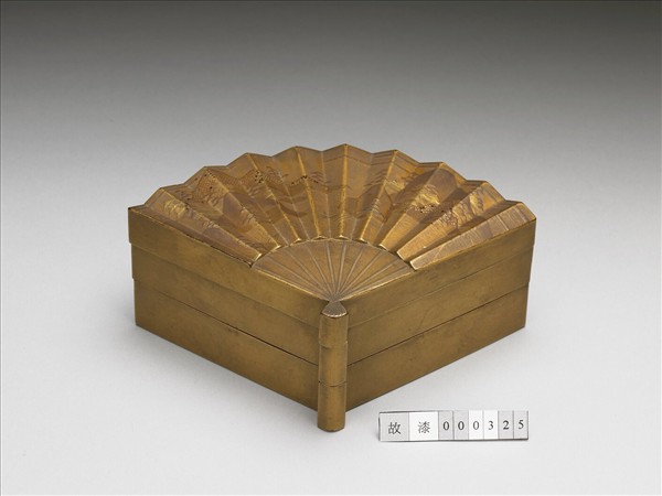 山水蒔繪扇形二層盒