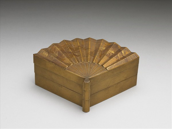 山水蒔繪扇形二層盒