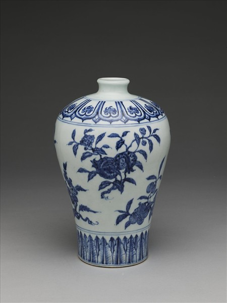 青花花果紋梅瓶