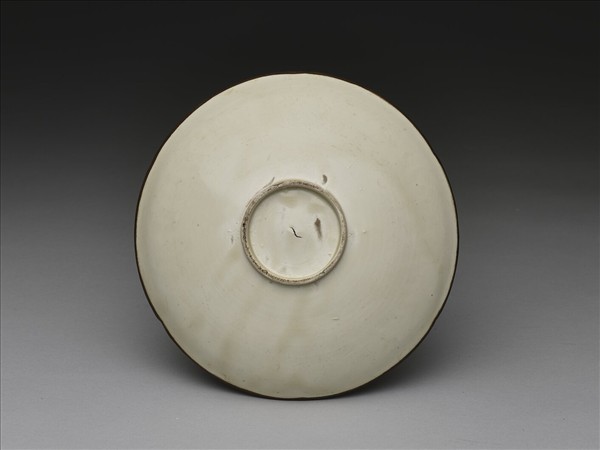 定窯 白瓷印花花卉紋葵花式盤