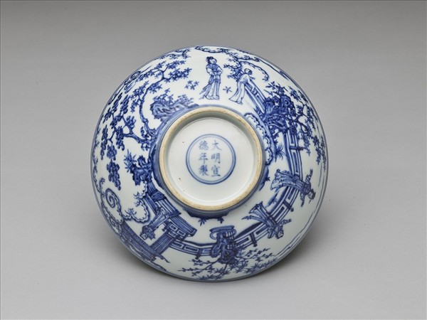 青花庭園仕女圖碗