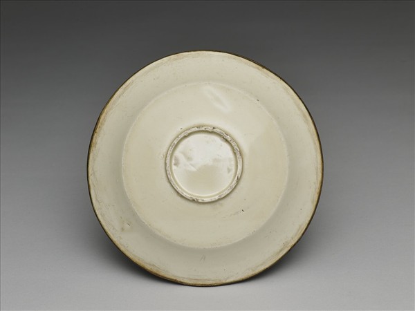 定窯 白瓷劃花蓮花紋盤