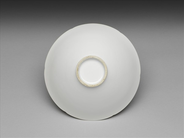 甜白半脫胎六龍葵瓣口碗