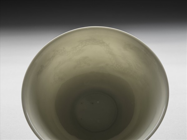 甜白半脫胎雙龍紋碗