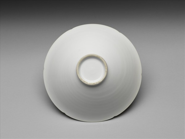 甜白半脫胎六龍葵瓣口碗