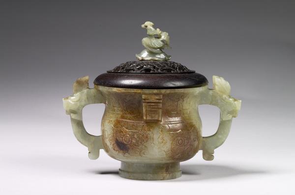 玉獸面紋簋形爐