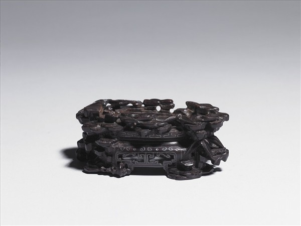 嵌金銀絲竹石形木座