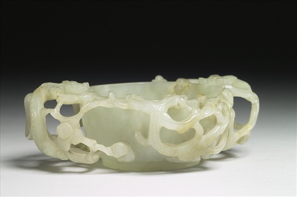 玉螭耳杯