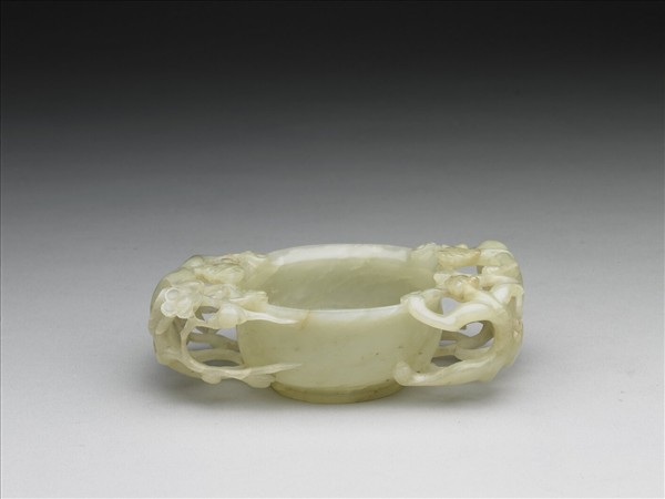 玉螭耳杯