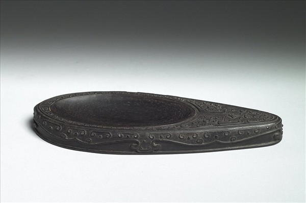 紫檀如意雲紋木座