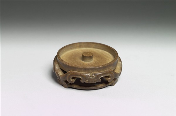 雕如意雲紋木座