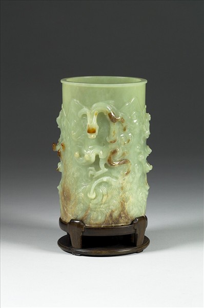 降龍伏虎圖筆筒(玉琮改製)