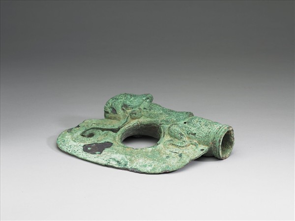 象鼻神人管銎銅鉞