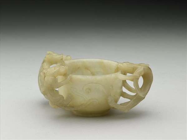 玉螭耳杯