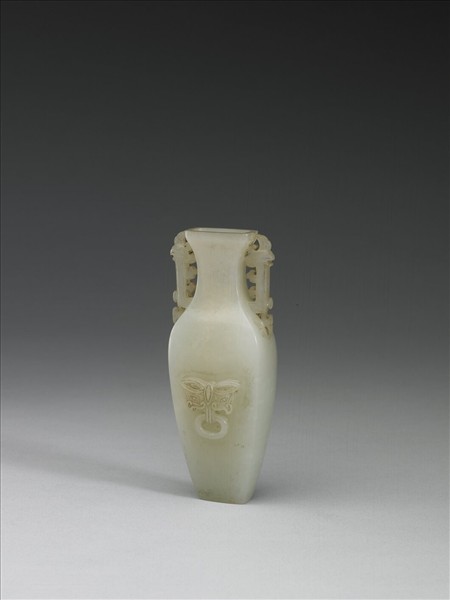 玉鋪首銜環紋瓶