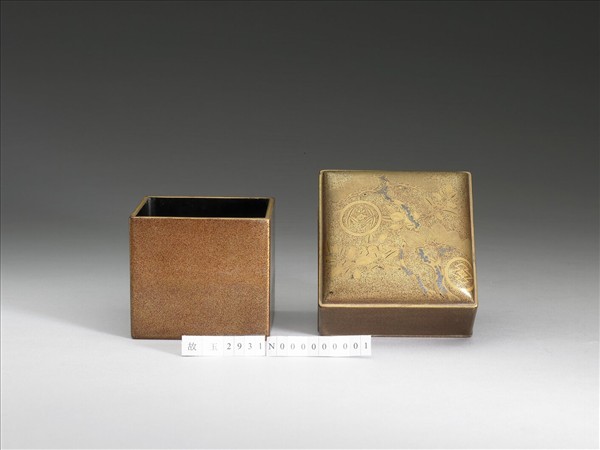 蒔繪松樹茶花紋漆盒