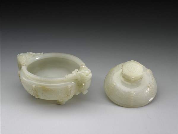 玉獸面紋三足爐