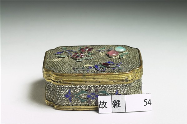 鍍金鏤空海棠形花果紋錫盒