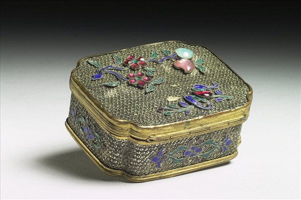 鍍金鏤空海棠形花果紋錫盒