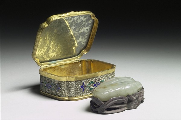 鍍金鏤空海棠形花果紋錫盒