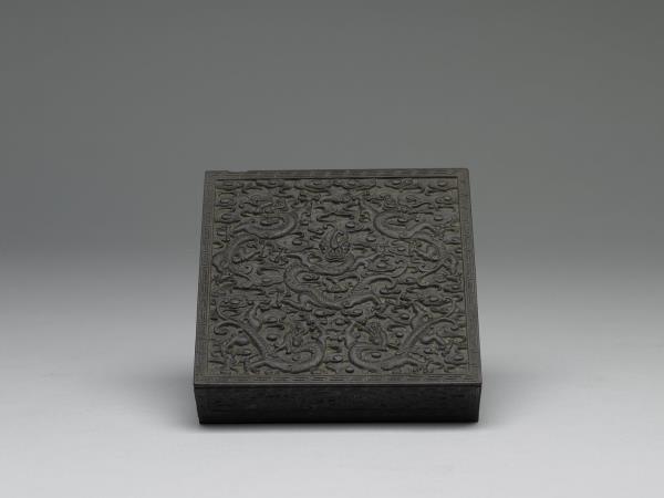紫檀龍紋木盒
