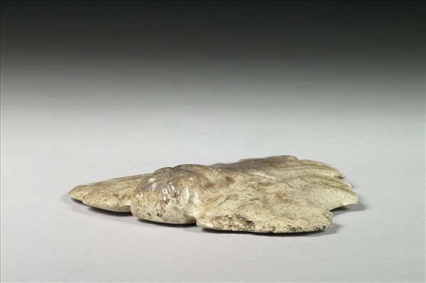 玉獸首鳥身形佩