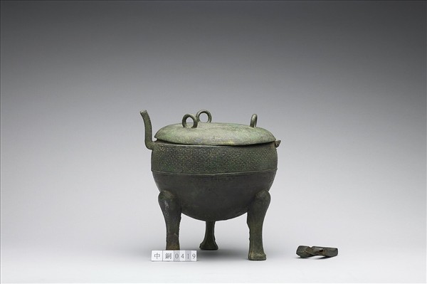 蟠虺紋鼎
