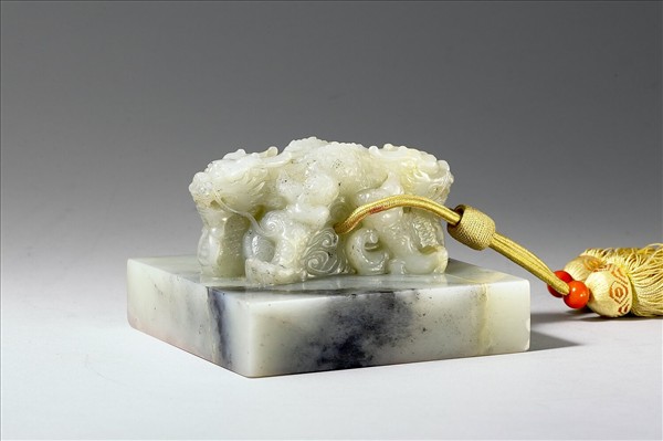 「信天主人」玉印