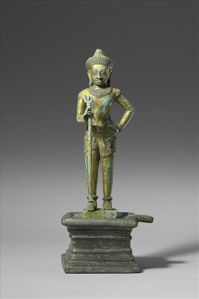 柬埔寨 12-13世紀 青銅鎏金 男神立像，或為濕婆神