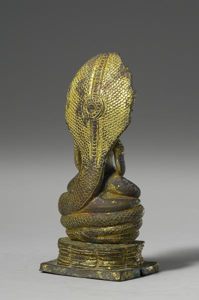 目真璘陀龍王護持釋迦牟尼佛趺坐像