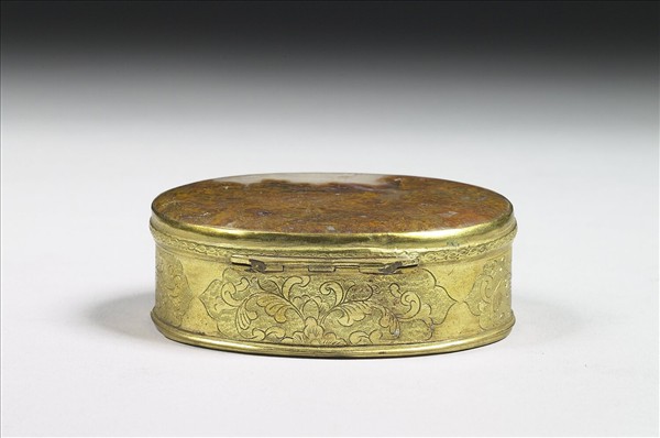 鎏金銅鑲瑪瑙鼻煙盒