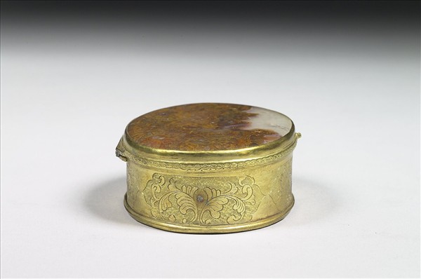 鎏金銅鑲瑪瑙鼻煙盒