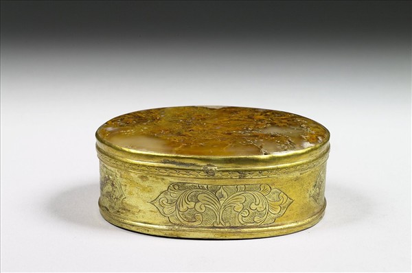 鎏金銅鑲瑪瑙鼻煙盒