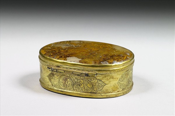 鎏金銅鑲瑪瑙鼻煙盒
