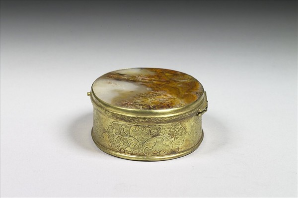 鎏金銅鑲瑪瑙鼻煙盒