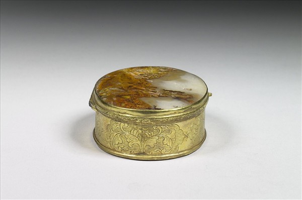 鎏金銅鑲瑪瑙鼻煙盒