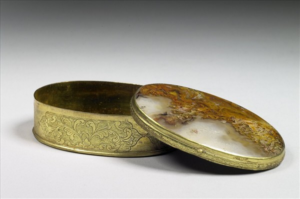 鎏金銅鑲瑪瑙鼻煙盒