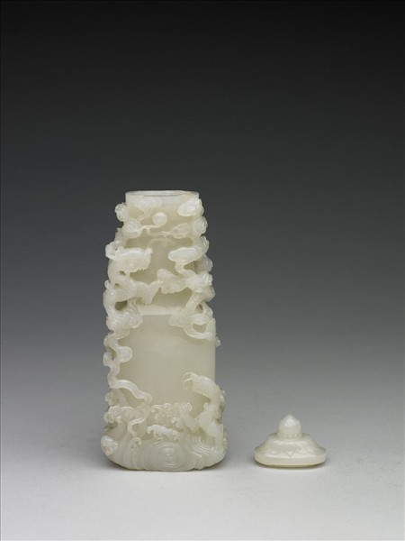 玉雲龍紋瓶