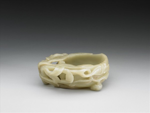 雕空桃式玉筆洗