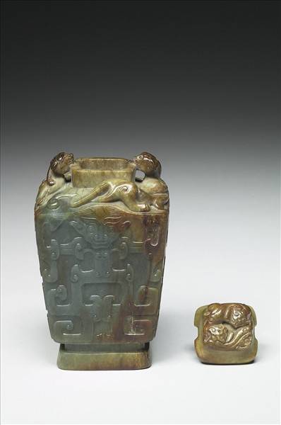 玉螭紋方瓶