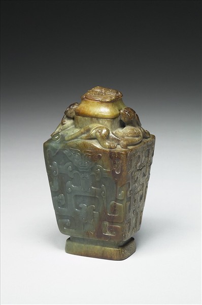 玉螭紋方瓶