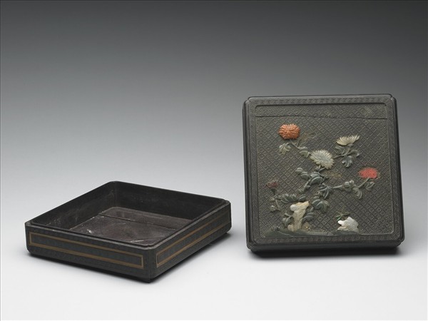 嵌玉花石紋木盒