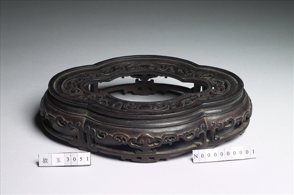 紫檀海棠形木座