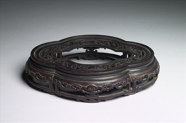 紫檀海棠形木座